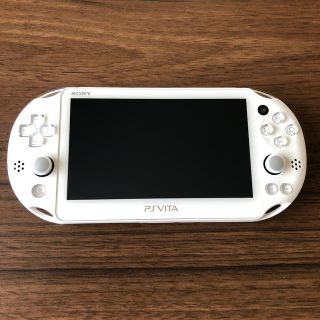 プレイステーションヴィータ(PlayStation Vita)のPSVITA PCH-2000 メモリーカード付き(携帯用ゲーム機本体)