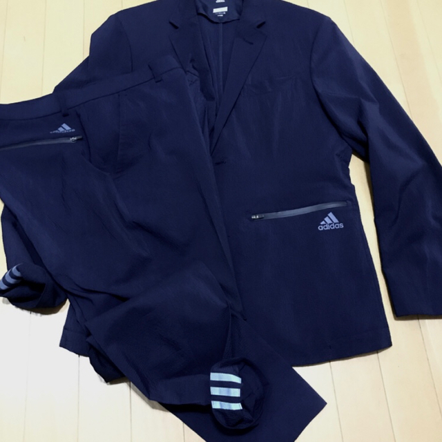 伊勢丹(イセタン)のadidas/ISETANアディダス伊勢丹限定完売イセタンメンズアイコンスーツL メンズのスーツ(セットアップ)の商品写真