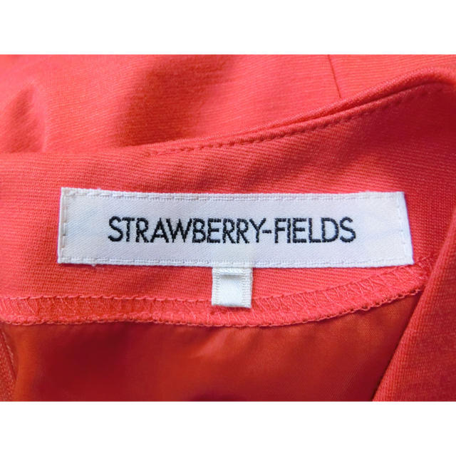 STRAWBERRY-FIELDS(ストロベリーフィールズ)のSTRAWBERRY ストロベリーフィールズ　朱赤の５分袖ワンピース レディースのワンピース(ひざ丈ワンピース)の商品写真