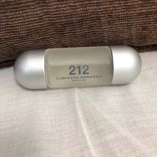 キャロライナヘレナ(CAROLINA HERRERA)のCAROLINA HERRERA 212 オーデトワレ(香水(女性用))