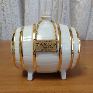 CAMUS カミュ ナポレオン 白樽陶器ボトル(ブランデー)