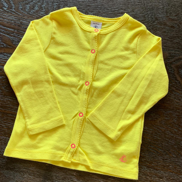 PETIT BATEAU(プチバトー)のプチバトー  カーディガン 18m イエロー キッズ/ベビー/マタニティのベビー服(~85cm)(カーディガン/ボレロ)の商品写真