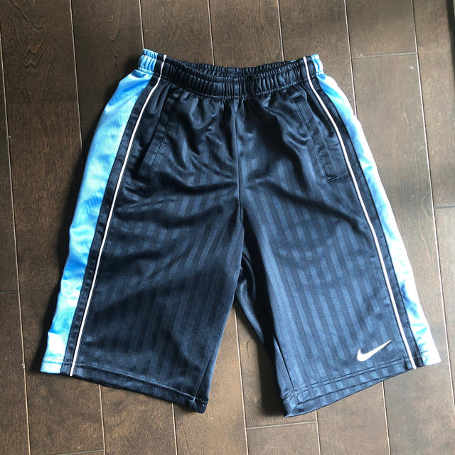 NIKE(ナイキ)のSMILE様専用｜ナイキ ハーフパンツ 140-150cm程度 キッズ/ベビー/マタニティのキッズ服男の子用(90cm~)(その他)の商品写真