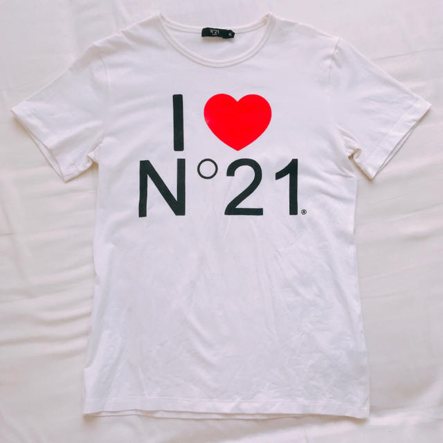 N°21(ヌメロヴェントゥーノ)の【ゆめさま専用/美品】ヌメロ/I LOVE N°21ロゴ半袖Tシャツ レディースのトップス(Tシャツ(半袖/袖なし))の商品写真