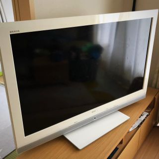 ブラビア(BRAVIA)のSONY⭐️BRAVIA  ホワイト40型(テレビ)