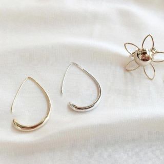 フラワー(flower)のflower / slit hoop pierce(ピアス)