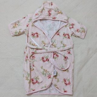 ローラアシュレイ(LAURA ASHLEY)のLAURA ASHLEY　ベビーローブ　ピンク(バスローブ)