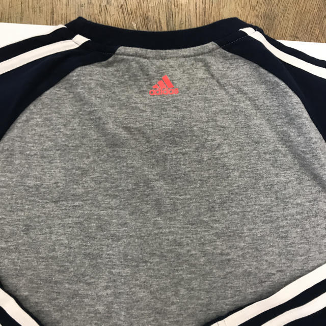 adidas(アディダス)の150サイズadidas 長袖シャツ キッズ/ベビー/マタニティのキッズ服女の子用(90cm~)(Tシャツ/カットソー)の商品写真