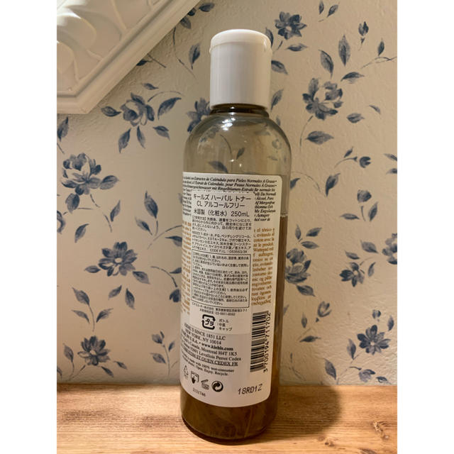 Kiehl's(キールズ)のキールズ ハーバル トナー CL アルコールフリー  250mL コスメ/美容のスキンケア/基礎化粧品(化粧水/ローション)の商品写真