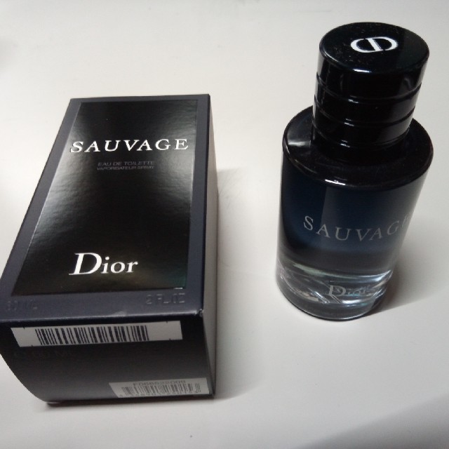 Dior(ディオール)のほぼ新品 Dior SAUVAGE ディオール ソヴァージュ 60ml コスメ/美容の香水(香水(男性用))の商品写真