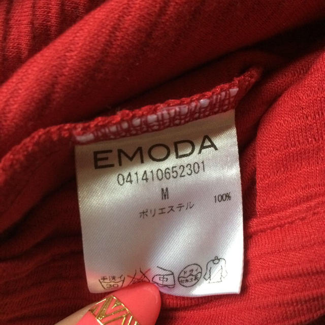 EMODA(エモダ)のEMODA ショート丈tops レディースのトップス(カットソー(長袖/七分))の商品写真