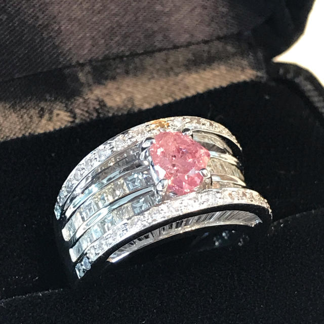 指輪 pt900 ピンクダイヤモンド 0.83ct D2.40ct 鑑別書付 レディースのアクセサリー(リング(指輪))の商品写真