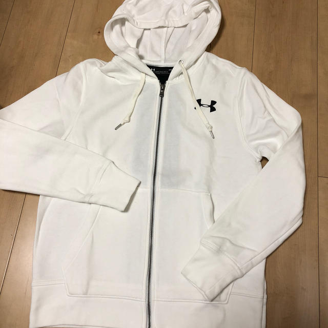 UNDER ARMOUR - 新品未使用アンダーアーマー裏起毛パーカー白の通販 by rinrin's shop｜アンダーアーマーならラクマ