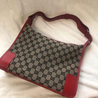 グッチ(Gucci)のGUCCI グッチ ショルダーバッグ(ショルダーバッグ)