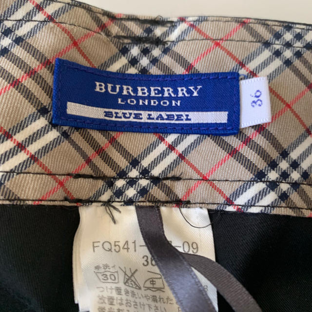 BURBERRY BLUE LABEL(バーバリーブルーレーベル)のバーバリーブルーレーベル クロップドパンツ レディースのパンツ(クロップドパンツ)の商品写真