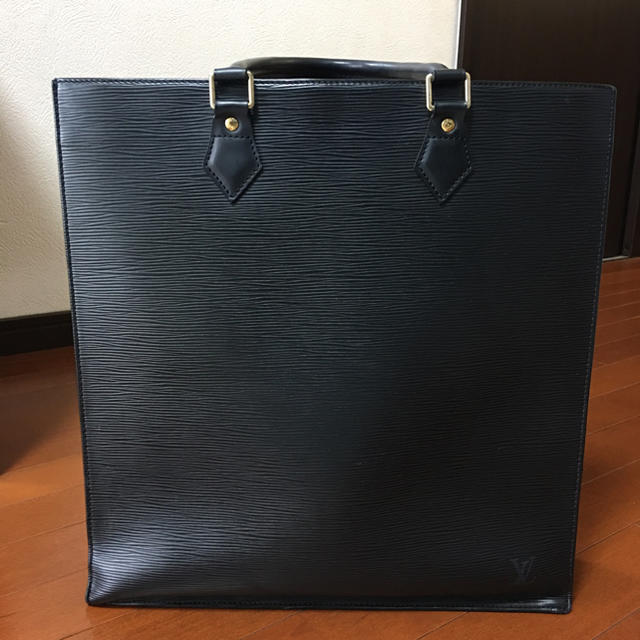 LOUIS VUITTON - ルイヴィトン エピ サックプラ