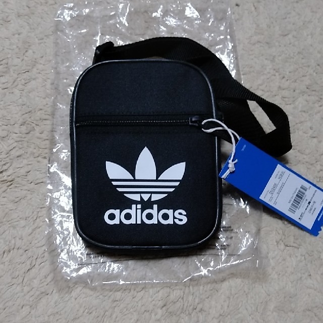 adidas(アディダス)のアディダス オリジナルス 新品 ポーチ フェスバッグ 黒 メンズのバッグ(ウエストポーチ)の商品写真