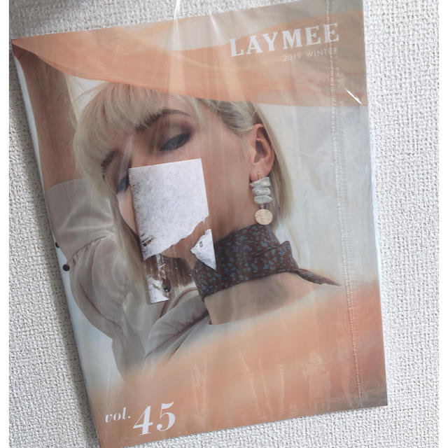 AAA(トリプルエー)のUNOMEE カタログ エンタメ/ホビーの雑誌(ファッション)の商品写真