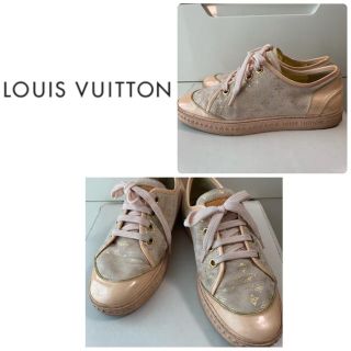 ルイヴィトン(LOUIS VUITTON)のマカロン様 ルイヴィトン ベージュスエード  ゴールドモノグラム  スニーカー(スニーカー)