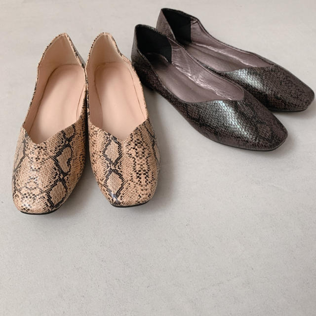 TODAYFUL(トゥデイフル)のPython Flat shoes / beige XL レディースの靴/シューズ(バレエシューズ)の商品写真