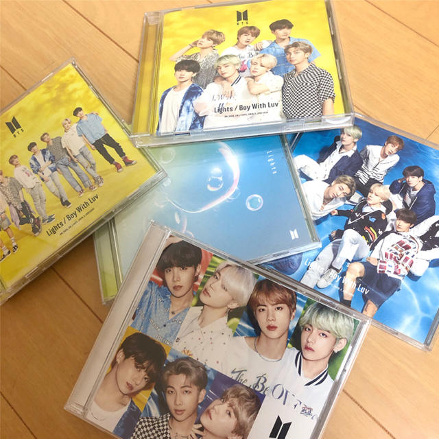 防弾少年団(BTS)(ボウダンショウネンダン)のBTS  Lights/Boy With Luv  5形態セット エンタメ/ホビーのCD(K-POP/アジア)の商品写真