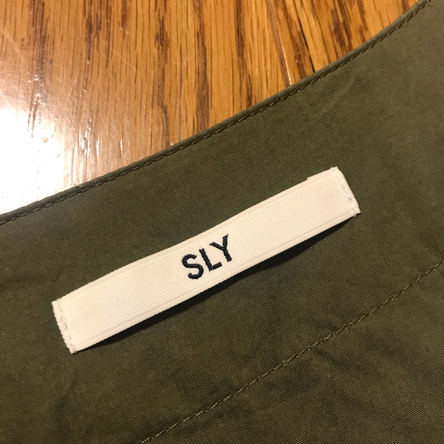 SLY(スライ)の【SLY】カーキシャツワンピ レディースのトップス(シャツ/ブラウス(長袖/七分))の商品写真