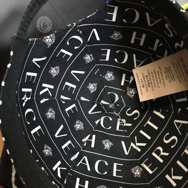 VERSACE(ヴェルサーチ)のKith x Versace monogram cap メンズの帽子(キャップ)の商品写真