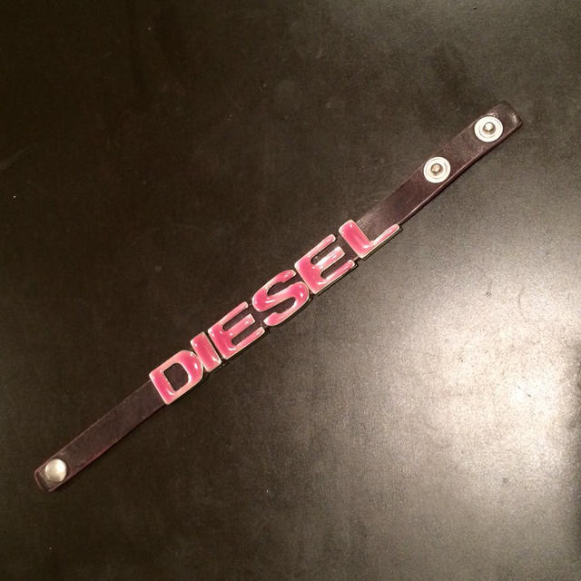 DIESEL(ディーゼル)のDIESEL 革ブレスレット レディースのアクセサリー(ブレスレット/バングル)の商品写真