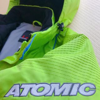 アトミック(ATOMIC)のmi様専用アトミック 子供 ウエアー130㎝         (広範囲調整可能)(ウエア)