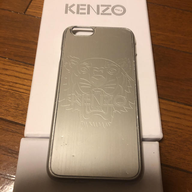 KENZO(ケンゾー)の【yukkoko16様専用】KENZO iPhone7ケース シルバー スマホ/家電/カメラのスマホアクセサリー(iPhoneケース)の商品写真