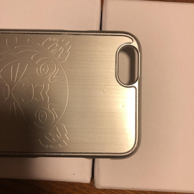 KENZO(ケンゾー)の【yukkoko16様専用】KENZO iPhone7ケース シルバー スマホ/家電/カメラのスマホアクセサリー(iPhoneケース)の商品写真