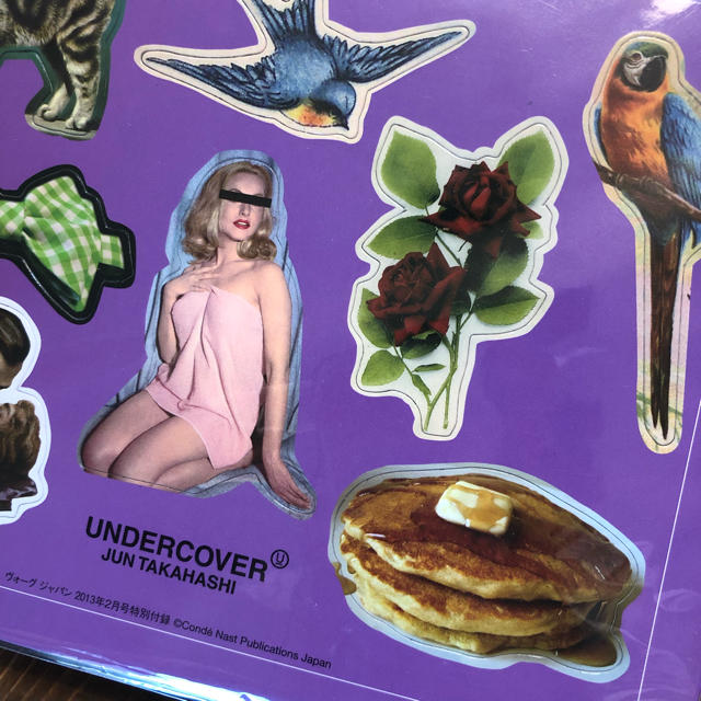 UNDERCOVER(アンダーカバー)の山なる様専用★UNDERCOVER Vogue付録 マグネット エンタメ/ホビーの雑誌(ファッション)の商品写真