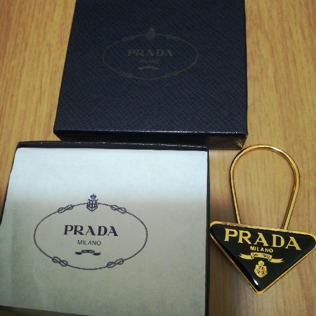 PRADA(プラダ)のプラダ➤キーホルダー レディースのファッション小物(キーホルダー)の商品写真