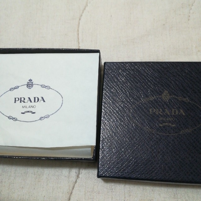 PRADA(プラダ)のプラダ➤キーホルダー レディースのファッション小物(キーホルダー)の商品写真