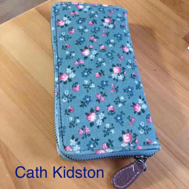 Cath Kidston(キャスキッドソン)の【処分セール‼︎】キャスキッドソン 長財布 レディースのファッション小物(財布)の商品写真