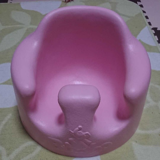 Bumbo(バンボ)のバンボ ピンク キッズ/ベビー/マタニティの寝具/家具(その他)の商品写真