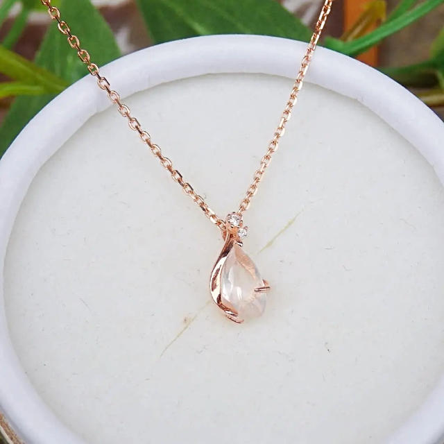 天然水晶 桜ネックレス ピンクゴールド／silver925 レディースのアクセサリー(ネックレス)の商品写真