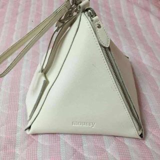 マウジー(moussy)のmoussy♡レザートライアングルbag(ハンドバッグ)