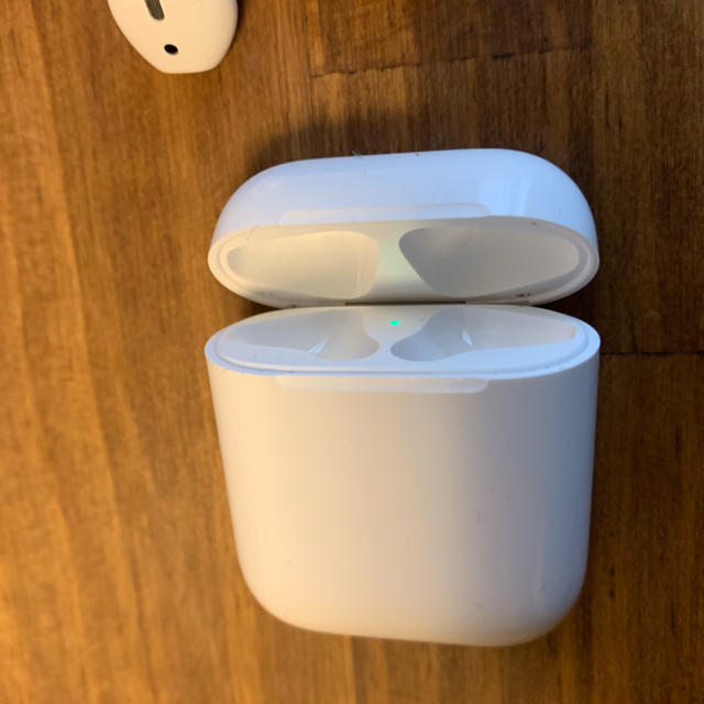 AirPods 正規品 第1世代 右耳のみ 充電ケース付き 2