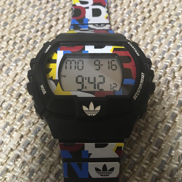 adidas(アディダス)のアディダス スポーツウォッチ adidas メンズの時計(腕時計(デジタル))の商品写真