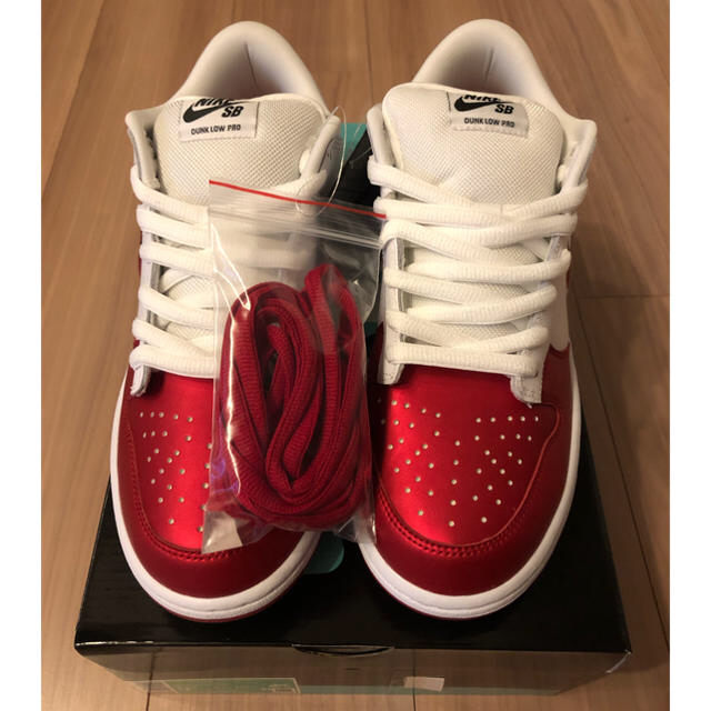 NIKE(ナイキ)のSUPREME NIKE SB DUNK LOW 27.5 9.5 RED 赤 メンズの靴/シューズ(スニーカー)の商品写真