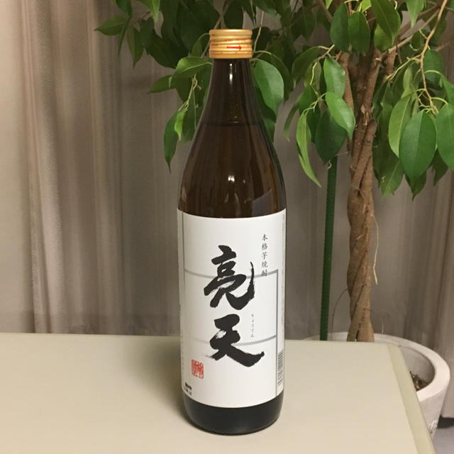 12/30まで期間亮天 地元宮崎のみの販売 芋焼酎 食品/飲料/酒の酒(焼酎)の商品写真