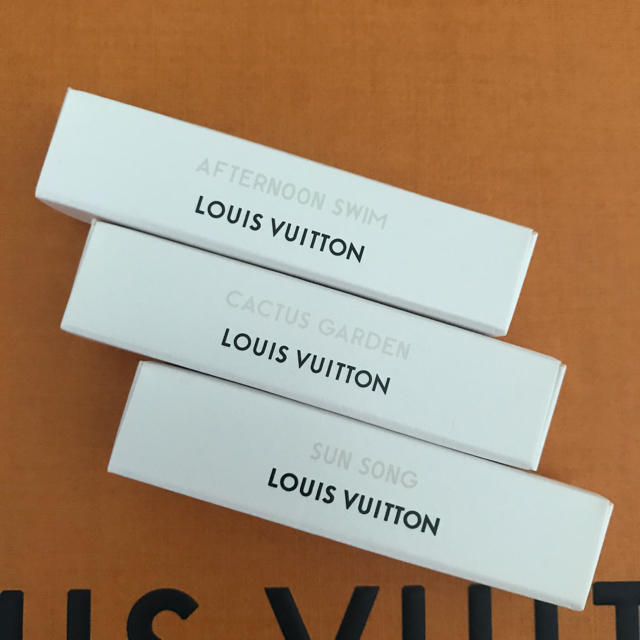 LOUIS VUITTON(ルイヴィトン)のis 様 専用 コスメ/美容の香水(ユニセックス)の商品写真