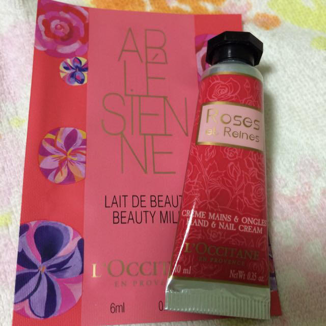 L'OCCITANE(ロクシタン)のハンドクリーム&ボディミルクセット コスメ/美容のボディケア(ハンドクリーム)の商品写真