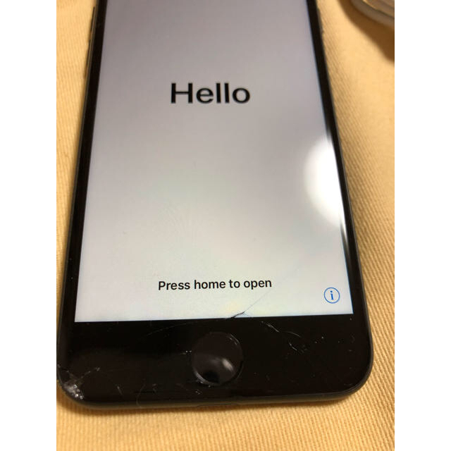 Apple(アップル)のiPhone7 128GB ジャンク 画面ひび割れ スマホ/家電/カメラのスマートフォン/携帯電話(スマートフォン本体)の商品写真