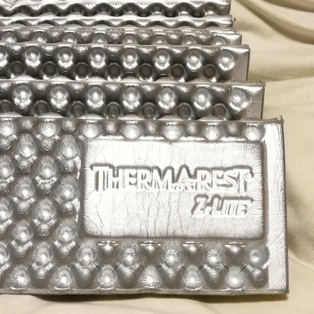 THERMAREST(サーマレスト)のサーマレスト　Zライトソル　レギュラー スポーツ/アウトドアのアウトドア(寝袋/寝具)の商品写真