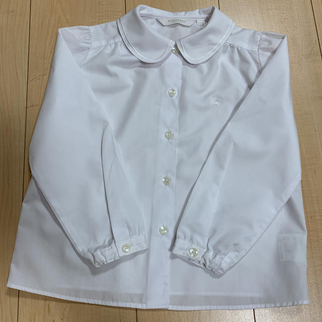 BURBERRY(バーバリー)のバーバリー♡BURBERRY 長袖 白 ブラウス 110A キッズ/ベビー/マタニティのキッズ服女の子用(90cm~)(ブラウス)の商品写真