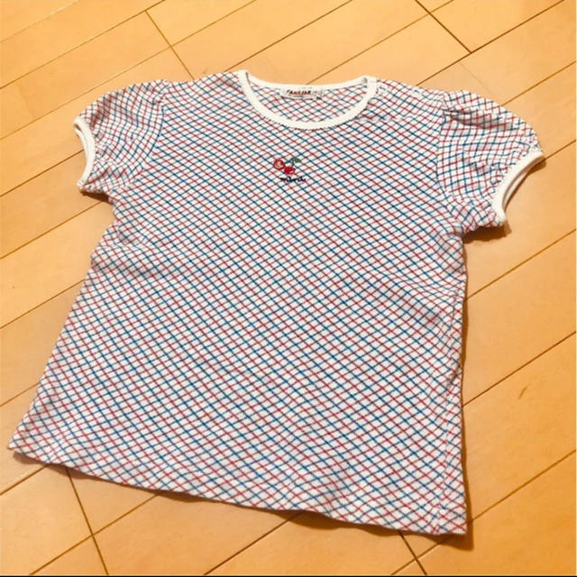 familiar(ファミリア)のファミリア 子供服 女の子 120 Tシャツ キッズ/ベビー/マタニティのキッズ服女の子用(90cm~)(Tシャツ/カットソー)の商品写真