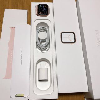 アップルウォッチ(Apple Watch)の【美品】Apple Watch Series 4 40mm ゴールドアルミニウム(スマートフォン本体)