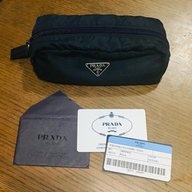 PRADA(プラダ)のPRADA  プラダ  ナイロン  ポーチ  紺色  ギャランティカード付属 レディースのファッション小物(ポーチ)の商品写真